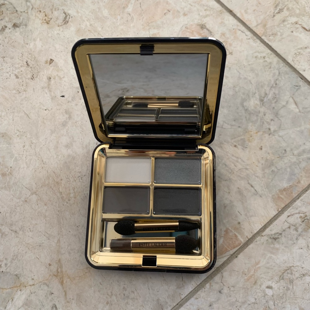New Estee Lauder Signature Eyeshadow Quad 18 BLACK SMOKE/RARE